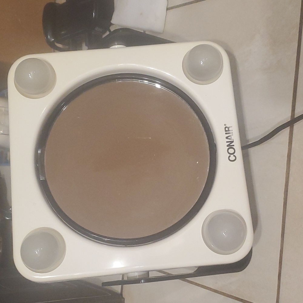 Vintage 1980 Conair True Reflections Light Up Makeup Mirror